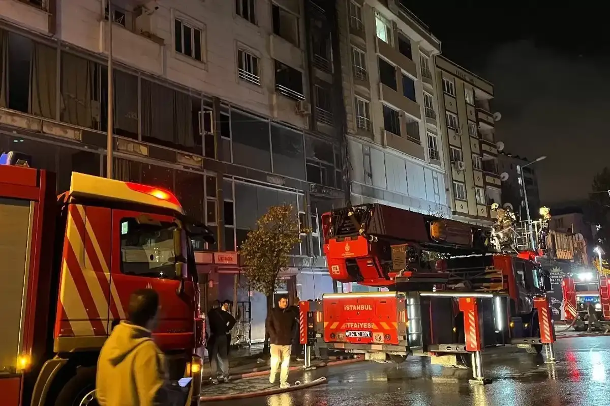 Esenyurt’ta Tekstil Atölyesi Yangını: 5 Bina Tahliye Edildi, Yaralıların Durumu Ağır