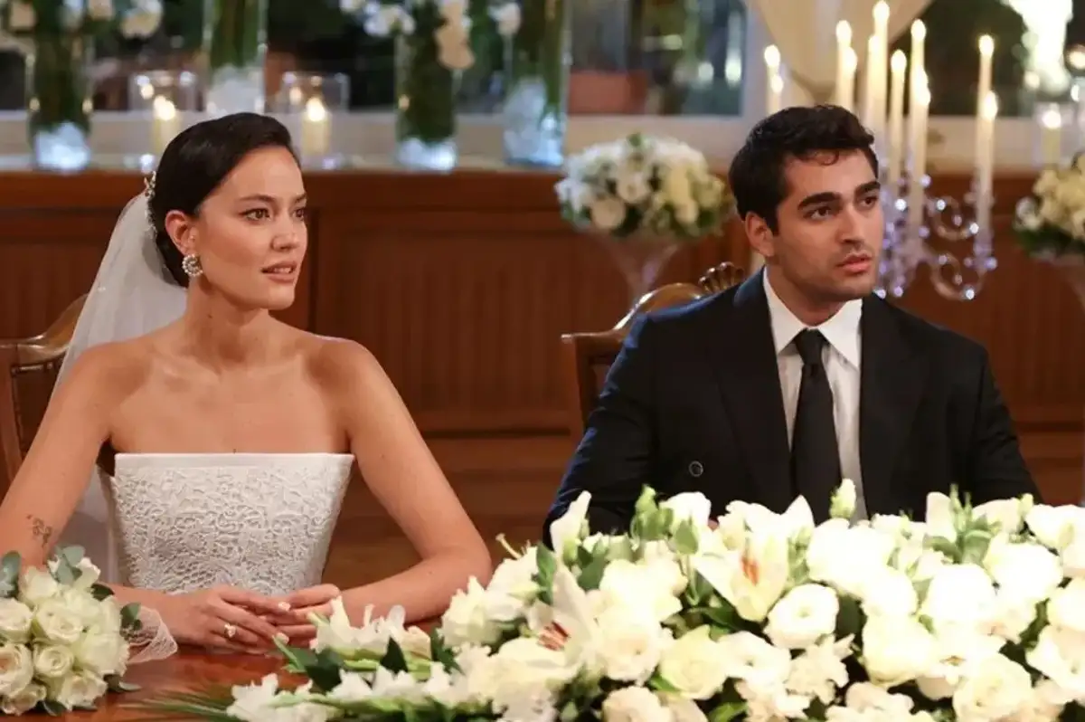 Ferit ile Diyar’ın Yolları Ayrılıyor: Pelin Akil Yalı Çapkını’na Veda Ediyor