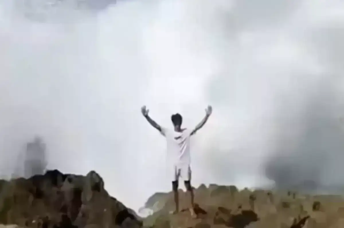 Fotoğraf Çektirmek İçin Geldiği Yerde Ölüm Anı Kaydedildi! Arkadaşı O Anları Kaydetti