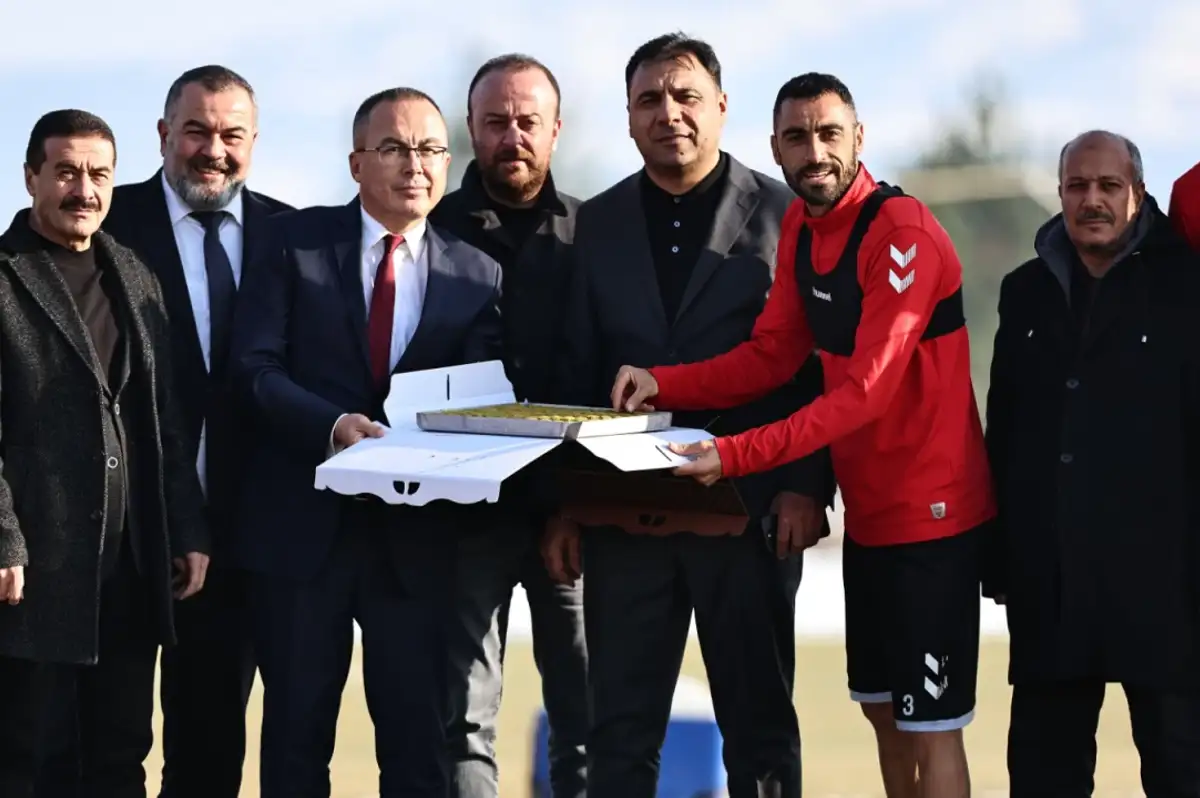 Galatasaray maçı öncesi Sivasspor antrenmanında tatlı sürpriz