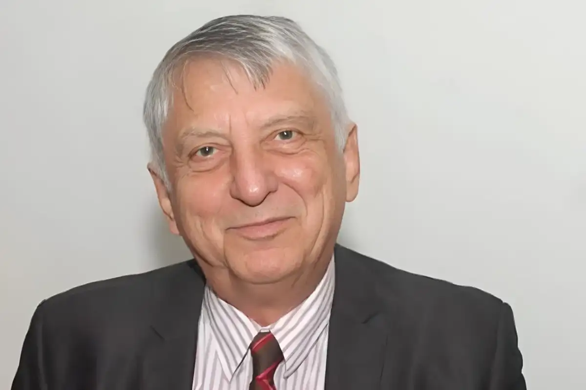 Gazeteci Faruk Zabcı Kimdir? Hayatı ve Kariyeriyle Türk Basınının Duayeni