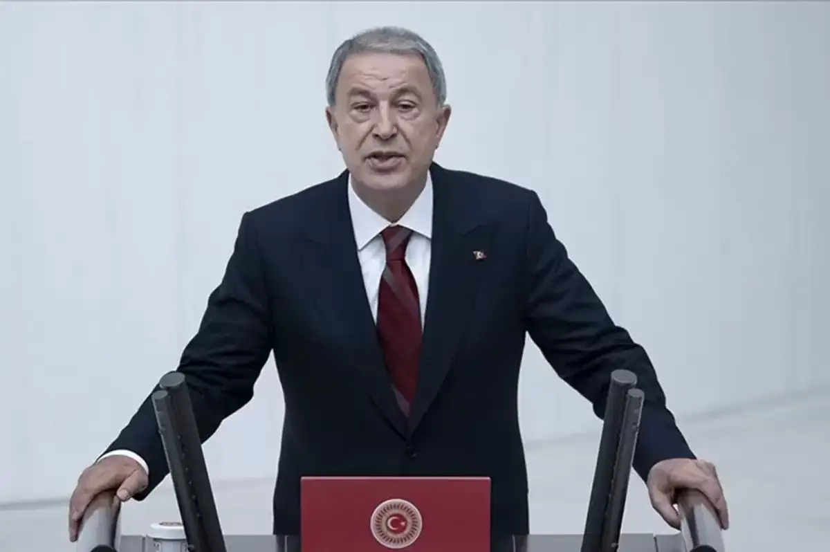 Hulusi Akar: "Terörle Mücadele Devam Edecek, Güvenliğimizi Kimseye Terk Edemeyiz"