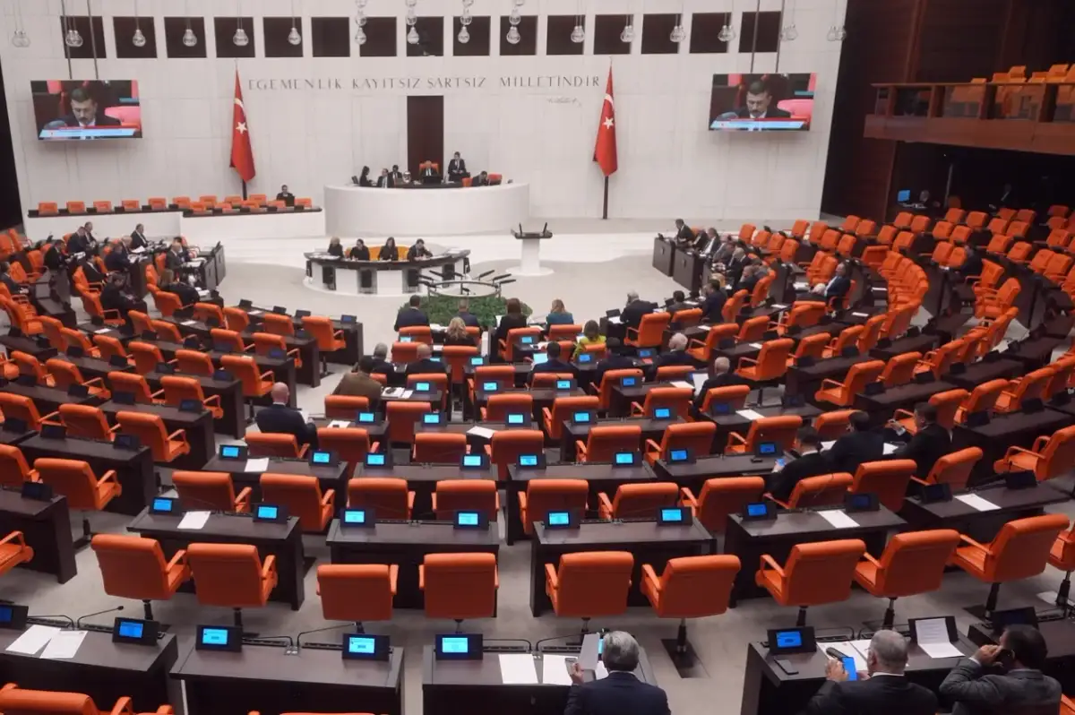 İktidar ve Muhalefet Arasında 'Kayyım' Krizi: Meclis Çalkalanıyor