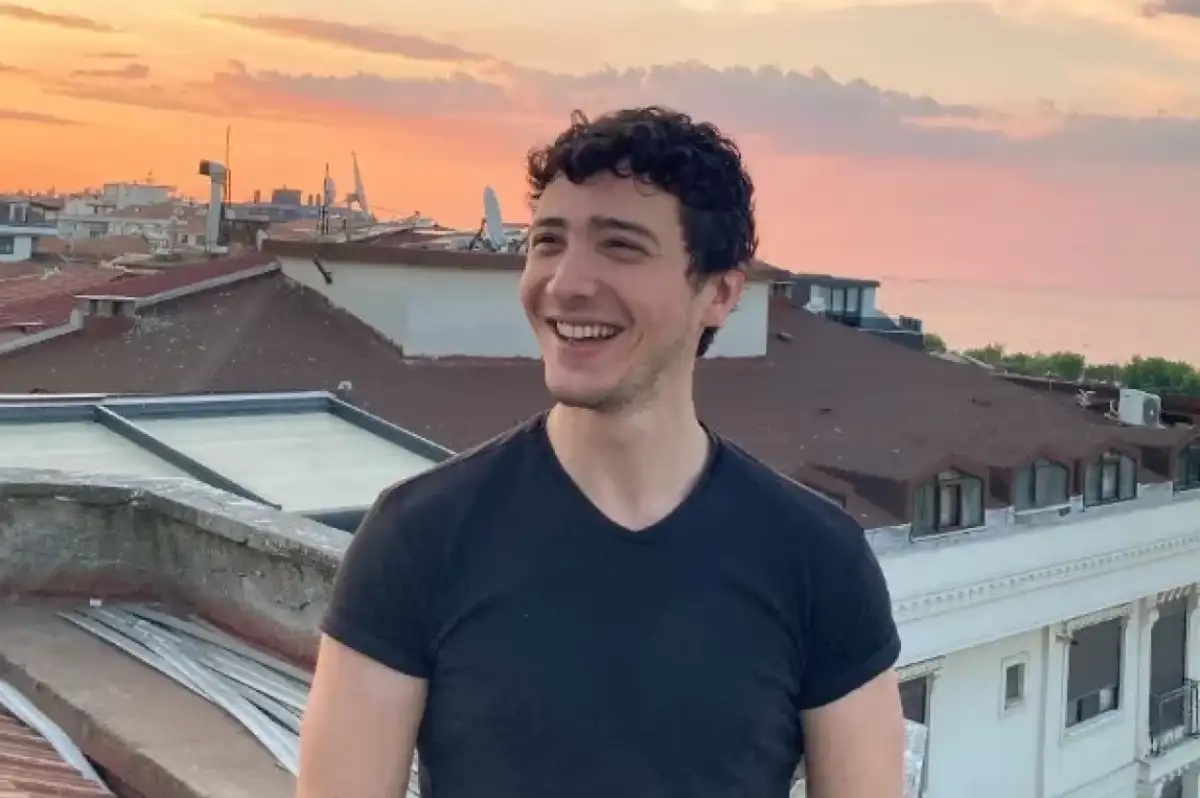 İnci Taneleri Suat Kimdir? Furkan Murat Uğur’un Canlandırdığı Karakterin Hikayesi