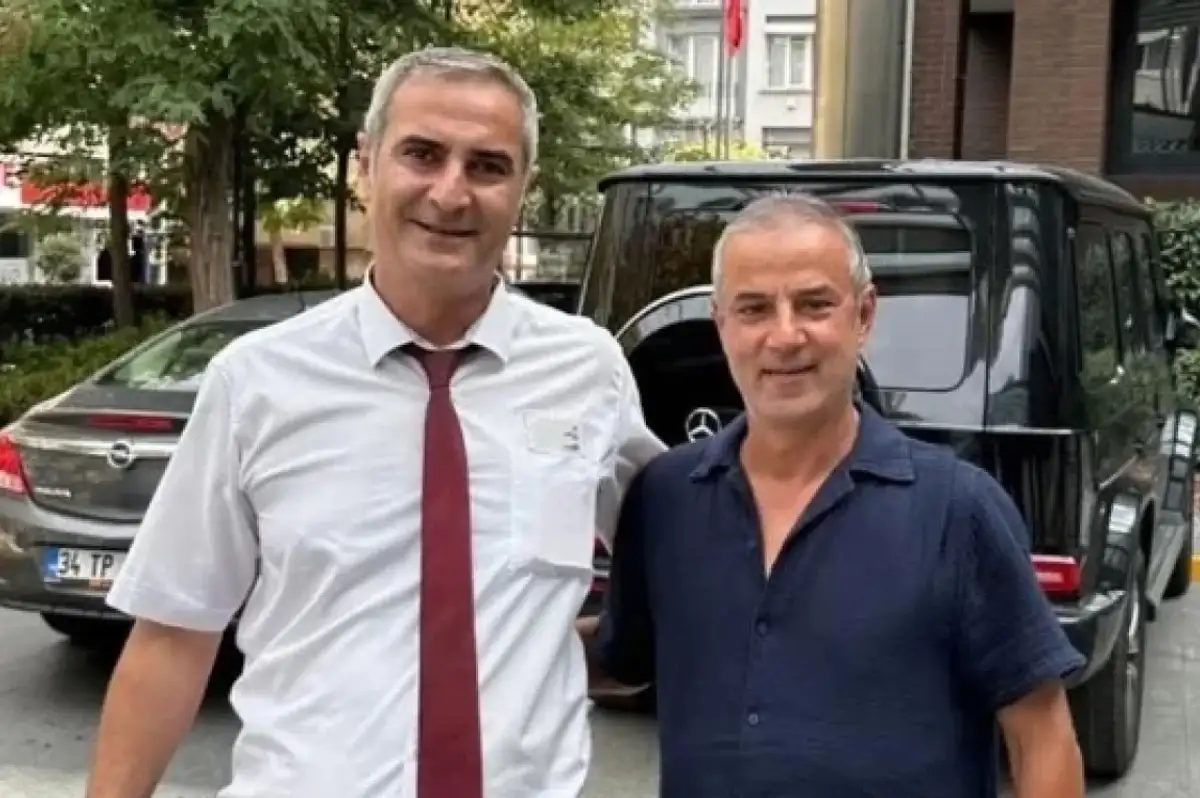 İsmail Kartal kendisine ikizi kadar benzeyen Fenerbahçe taraftarıyla buluştu