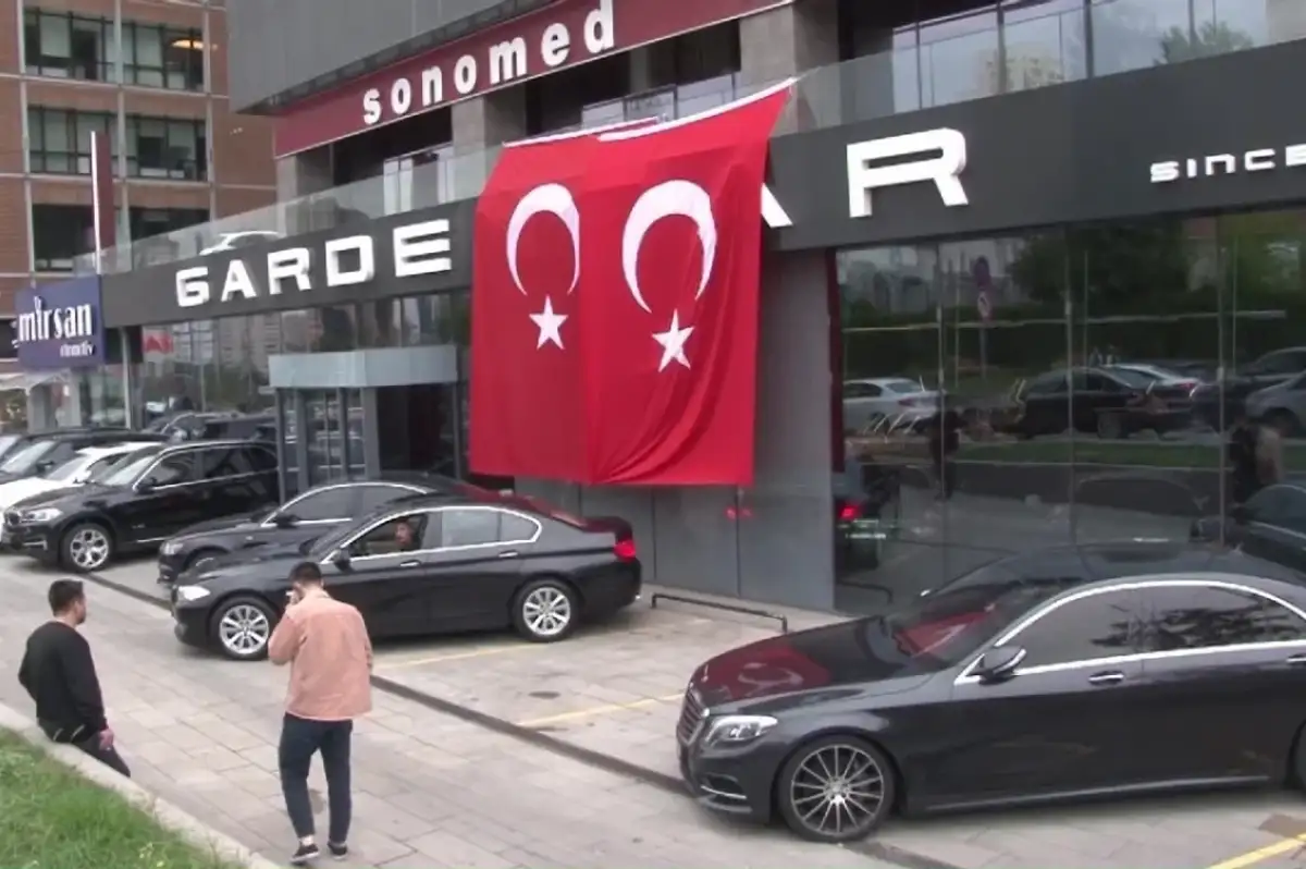 İstanbul Ataşehir'de Galeriyi Kurşunladılar