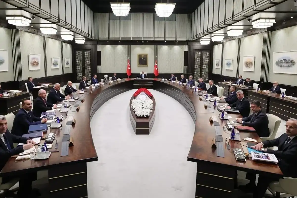Kabine Toplantısı Gündemi: Asgari Ücret, Emekli ve Memur Maaşı, Suriye, Terör ve Küresel Sorunlar