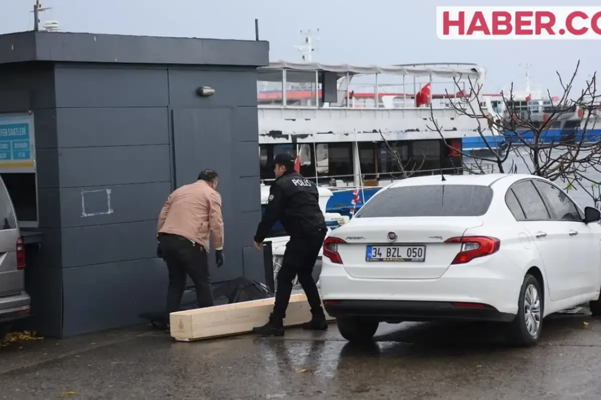 Kadıköy’de Denizde Erkek Cesedi Bulundu