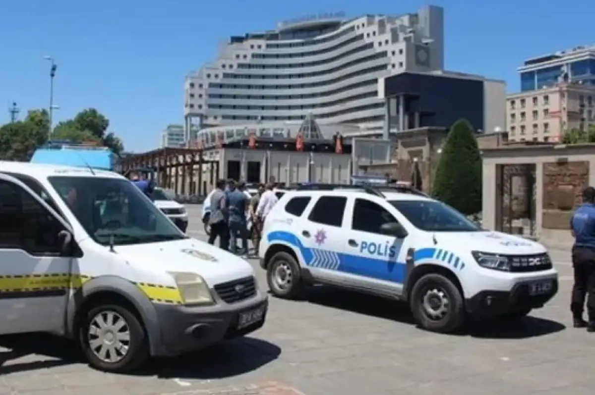 Kayseri'de Atatürk Anıtı'na Saldırmışlardı! Dayı ve Yeğen Ceza Alıp Tahliye Edildi