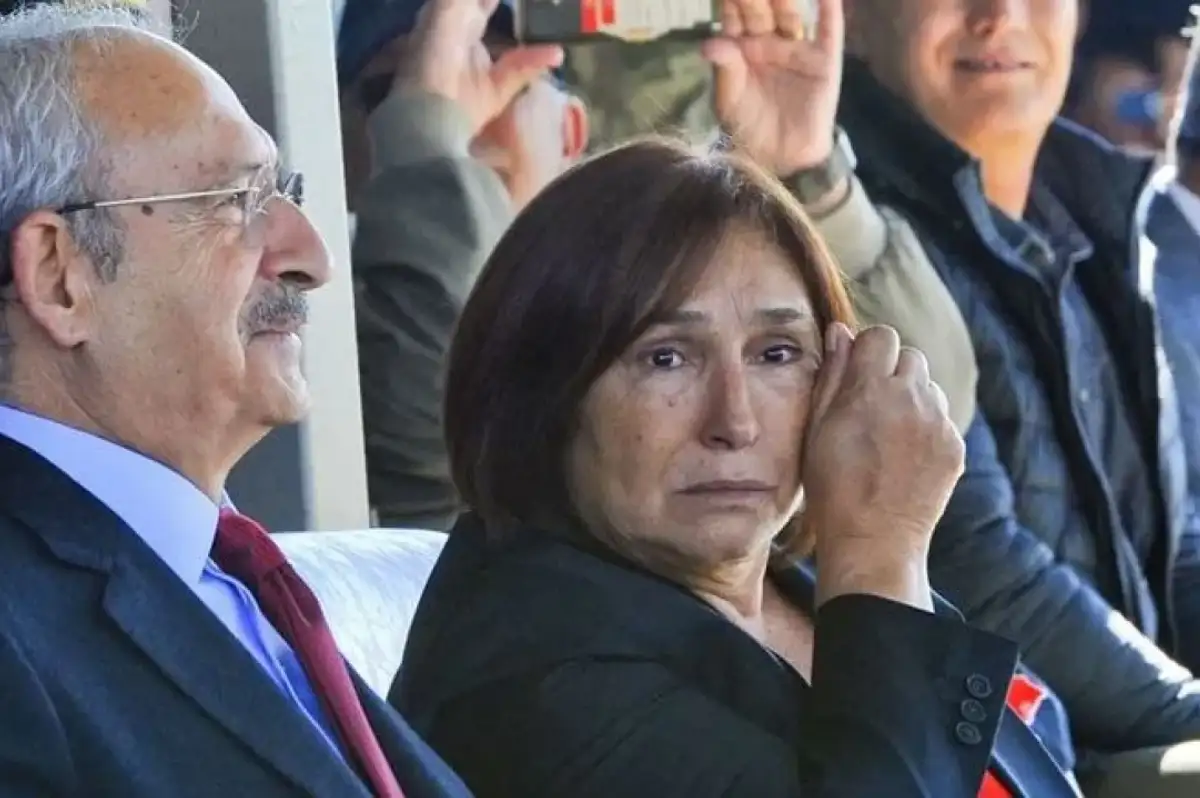 Kemal Kılıçdaroğlu ve Eşi Trafik Kazası Geçirdi
