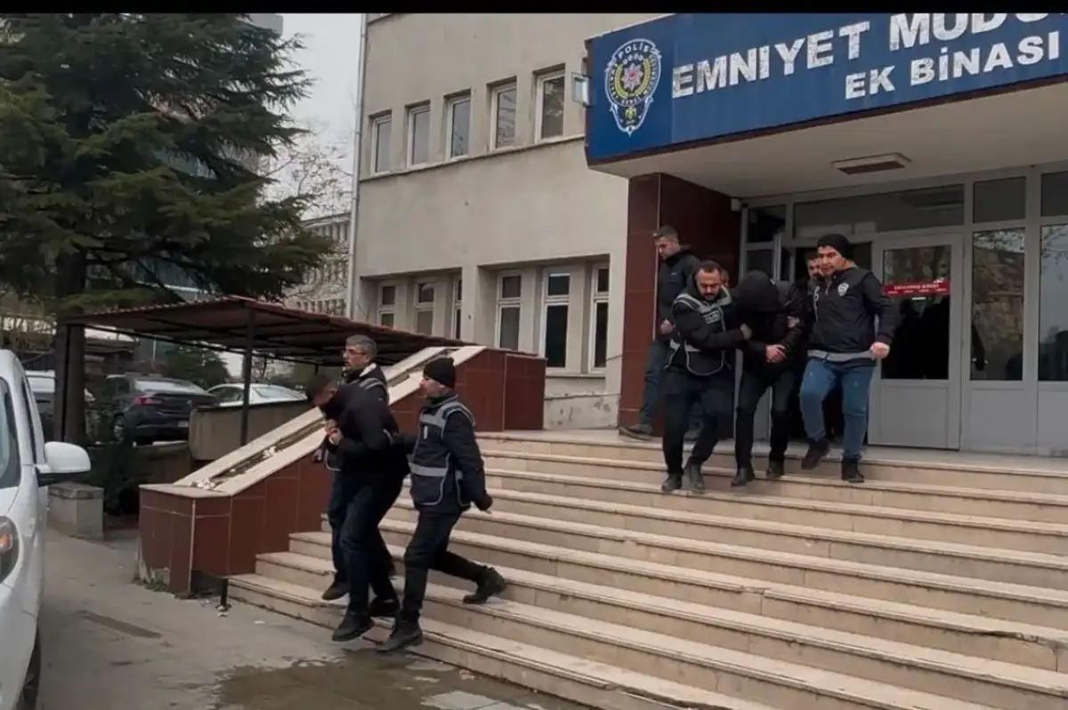 Kırıkkale'de annesiyle aşk yaşayan 51 yaşındaki adamı öldüren genç hakim karşısında