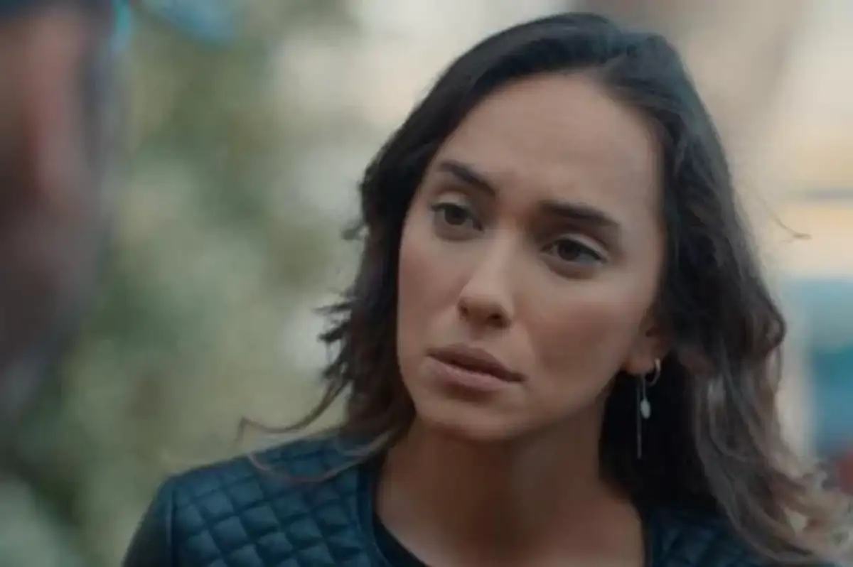 Kızıl Goncalar Hande Kimdir? Kızıl Goncalar Dizisinde Duygu Sarışın'ın Canlandırdığı Hande Karakteri Hakkında Kapsamlı Bilgiler
