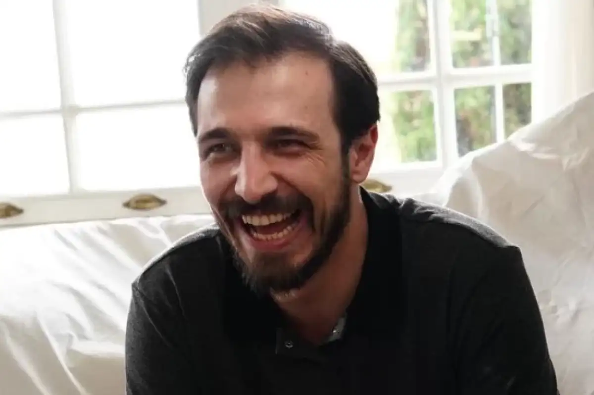 Kızılcık Şerbeti Mustafa Kimdir? Emrah Altıntoprak’ın Canlandırdığı Karakterin Hikayesi