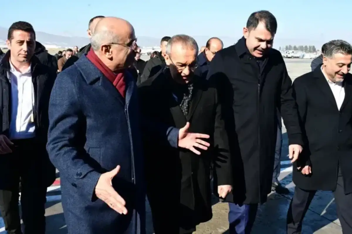 Malatya'ya Giden Bakan Kurum'dan Deprem Konutlarıyla İlgili Açıklama