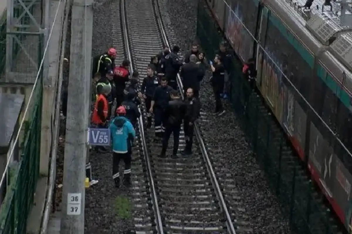 Marmaray'da Kahreden Olay: Raylara Atlayarak İntihar Etti!