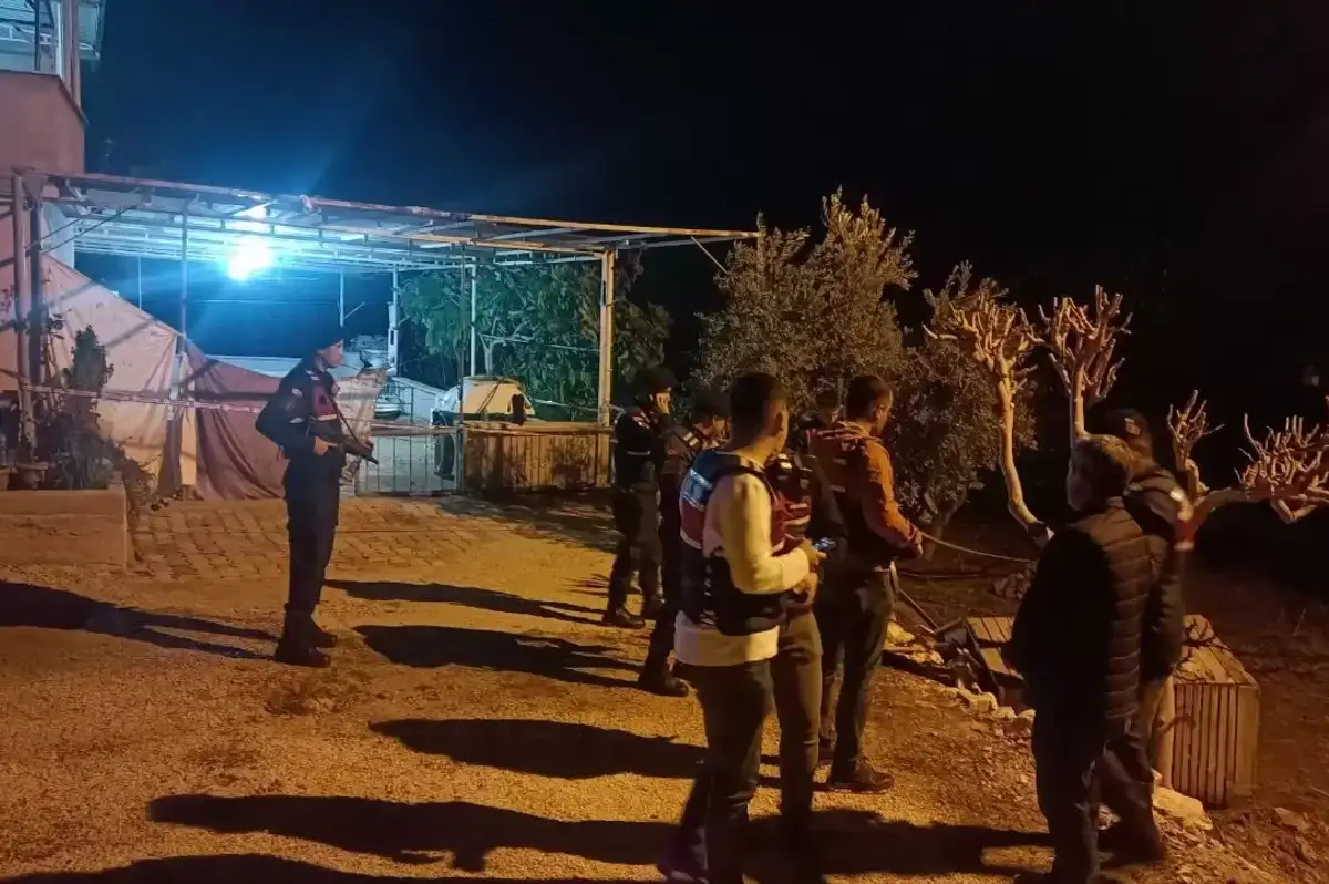 Mersin’de Kadın Cinayeti: Boşanma Aşamasındaki Eşi ve Kayınbiraderini Av Tüfeğiyle Öldürdü