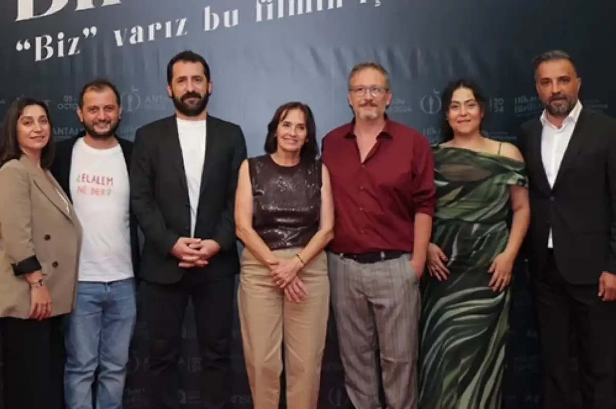 Mukadderat, Altın Portakal'da En İyi Film Ödülünü Aldı! Nur Sürer'in Konuşması Gündem Oldu