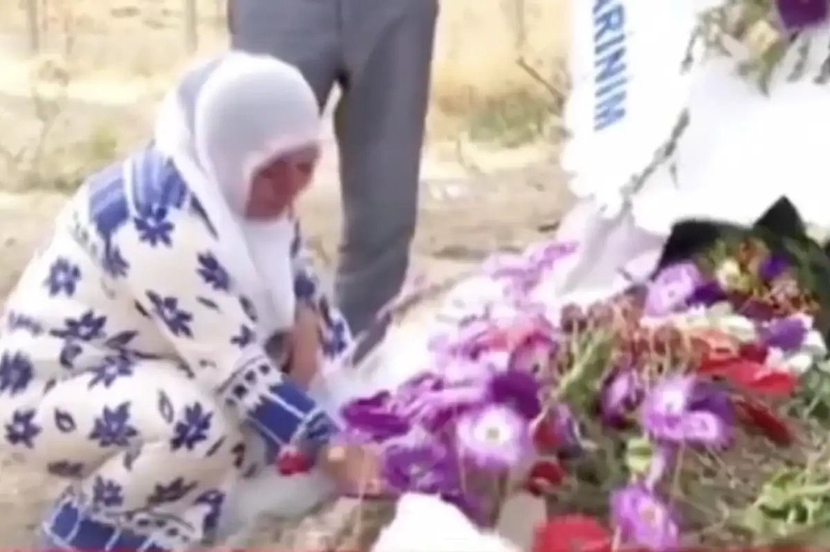 Narin'in Mezarı Başında Tüyler Ürperten Ağıt: Havin'ime De Böyle Kıydılar