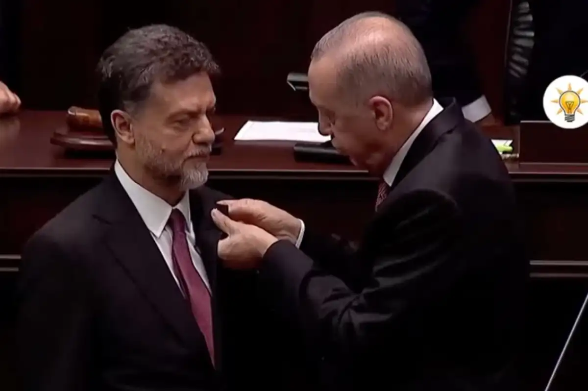 Nedim Yamalı AK Parti'ye Katıldı: Cumhurbaşkanı Erdoğan Rozetini Taktı