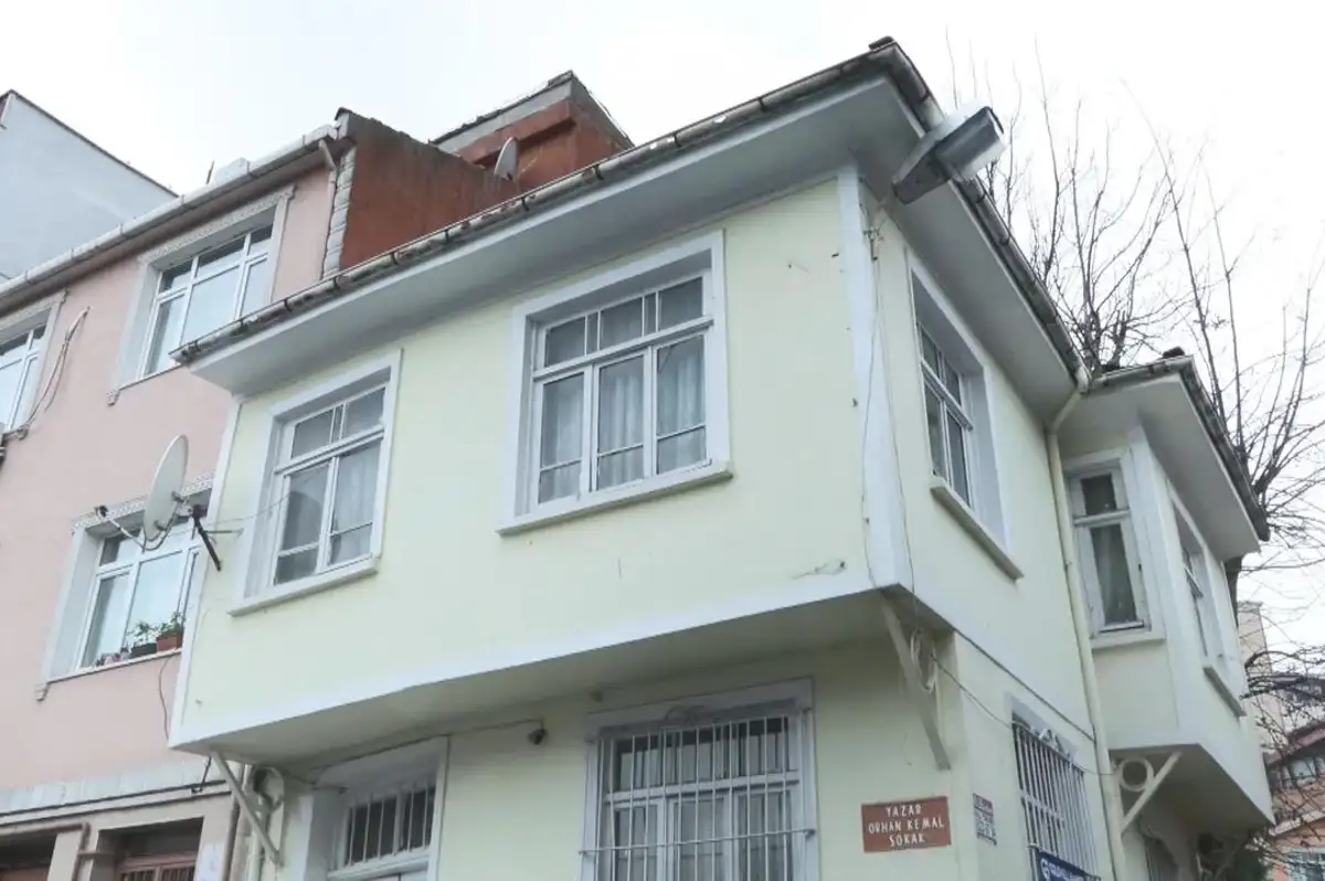 Orhan Kemal'in Fatih'teki Evi 10 Milyon Liraya Satışa Çıkarıldı