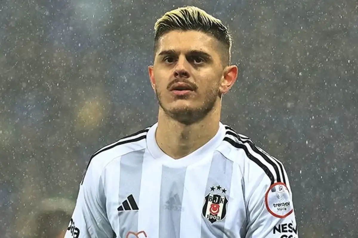 Rashica: Van Bronckhorst Bize Farklı Bir Enerji Getirdi
