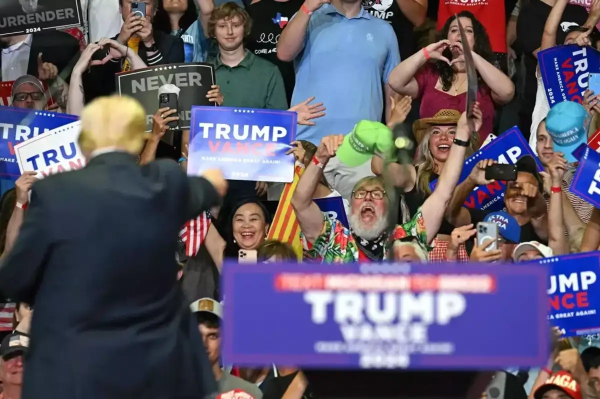 Silahlı Saldırının Ardından İlk Mitingine Çıkan Trump: 'Demokrasi İçin Kurşun Yedim'