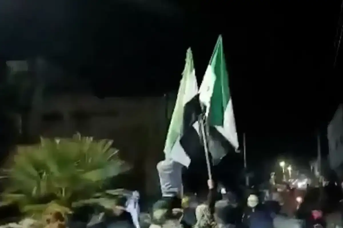 Suriye'de Kritik Gelişmeler! Muhalifler Hama'ya İlerledi, Şam'da Darbe İddiaları!