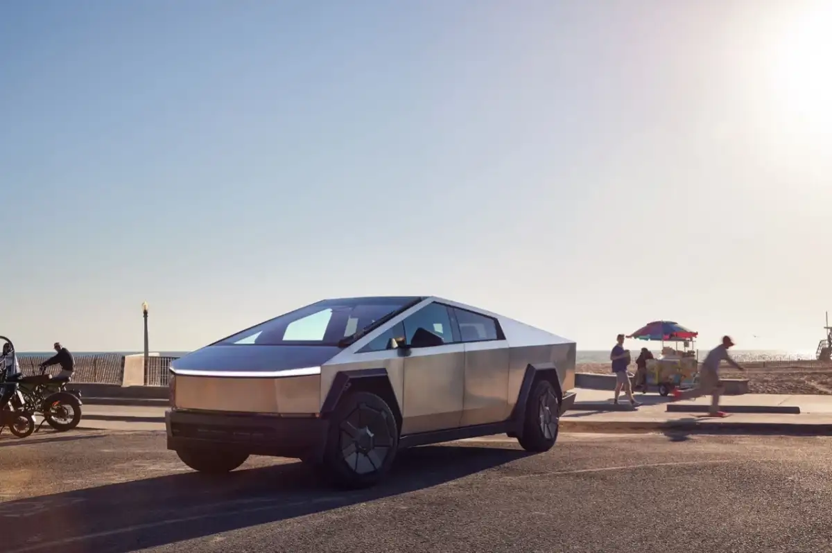 Tesla Cybertruck İstanbul'da Sergilenecek