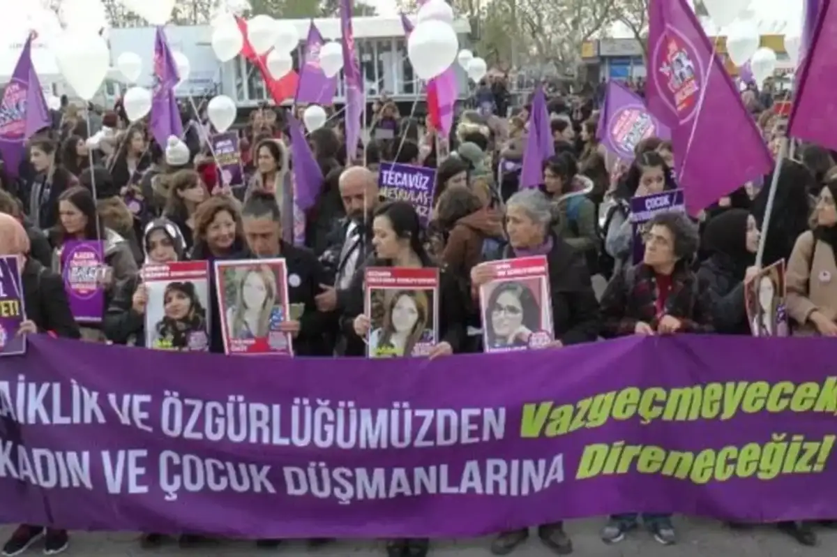 Türkiye'de Geçen Ay 48 Kadın Öldürüldü! Kadın Cinayetleri Akılalmaz Bir Boyuta Ulaştı!