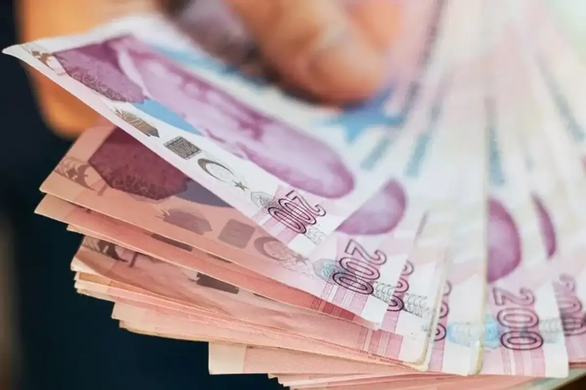 Vakıfbank 10 Maaş Faizsiz Kredi Kampanyası Başlattı: 100.000 TL'ye Kadar Acil Nakit Destek!