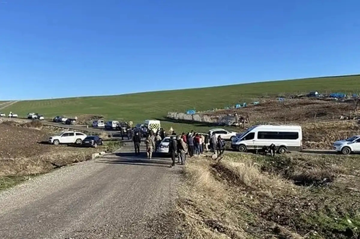 Diyarbakır'da Öğrenci Servisi Devrildi: 9 Yaralı!