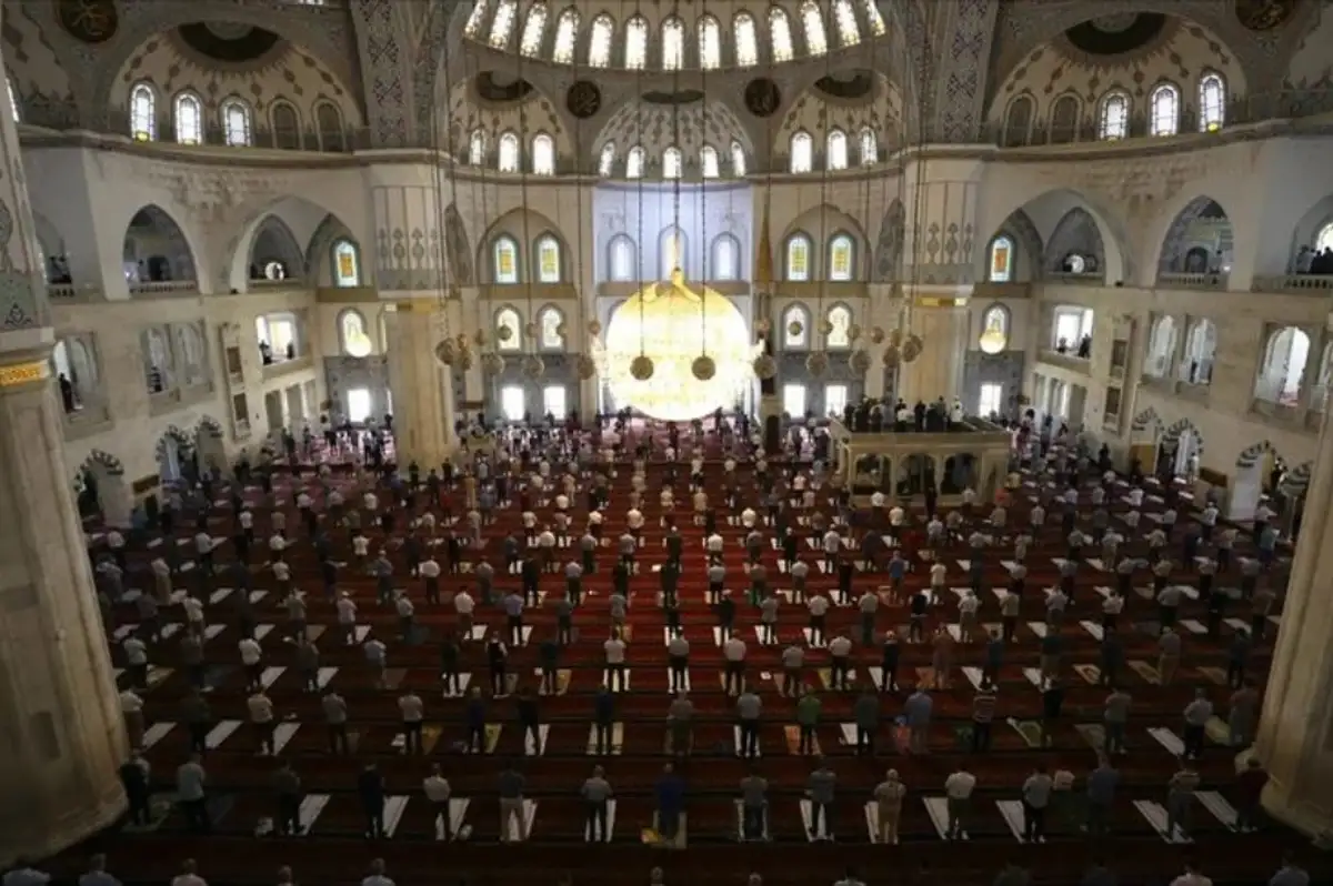2025'in İlk Cuması: 3 Ocak Cuma Namazı Vakitleri!