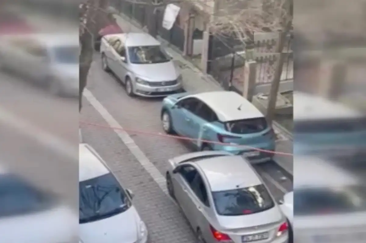 Avcılar'da 17 Yaşındaki Ehliyetsiz Sürücü Zincirleme Kazaya Yol Açtı