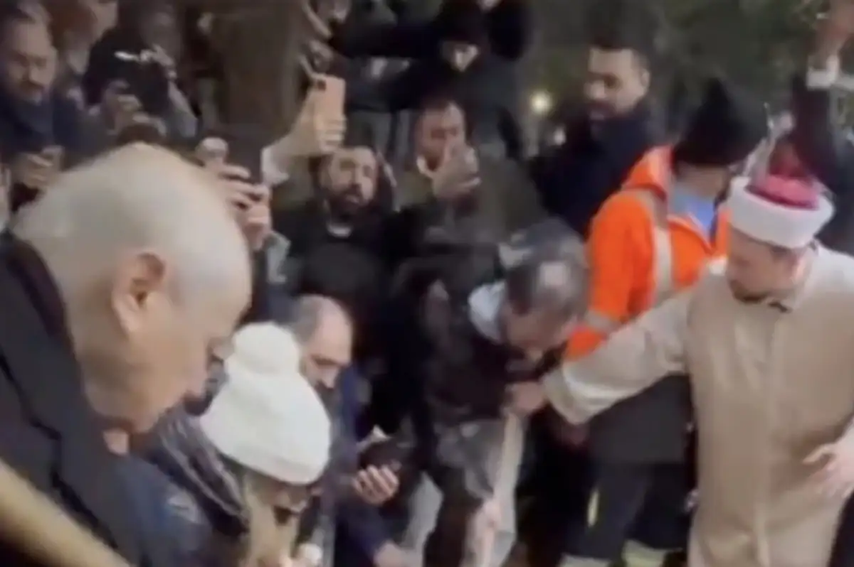 Devlet Bahçeli, Ferdi Tayfur'a Mezarı Başında Böyle Veda Etti