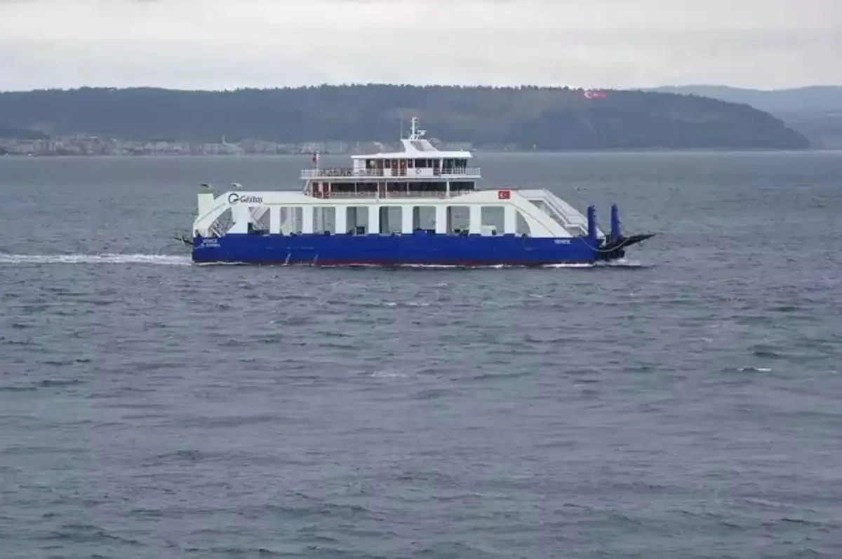 Çanakkale'de Feribot Seferleri İptal Edildi