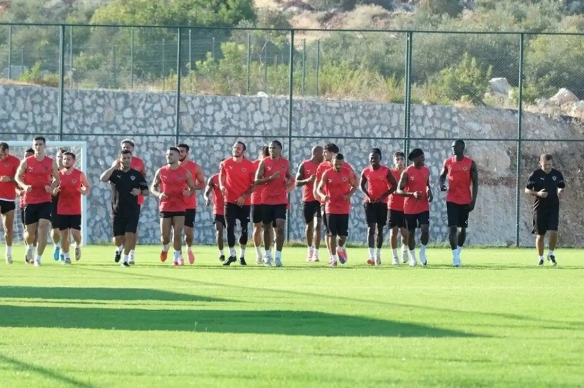 FIFA Transfer Yasağı Getirmişti: Hatayspor'da Teknik Direktör Arayışı Hızlandı