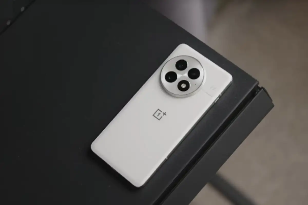 OnePlus 13 Güncellendi: Gemini Nano Desteği Geldi