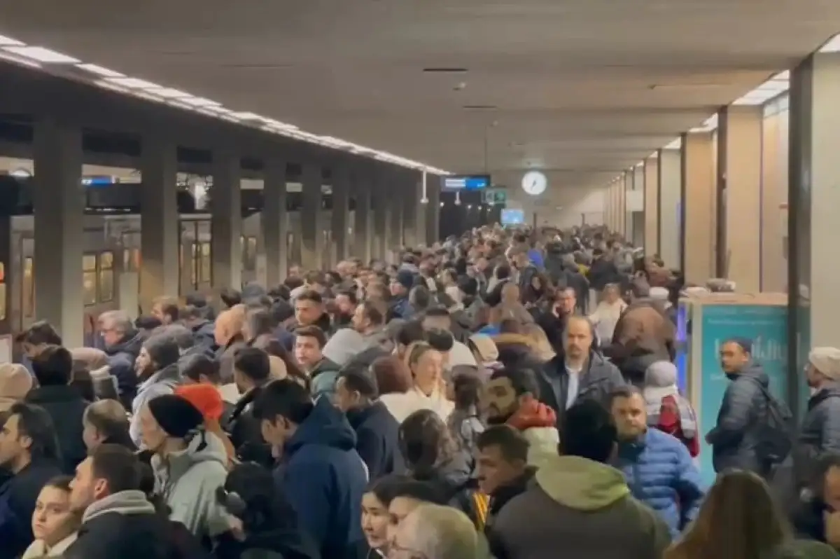 İstanbul'da Metro Arızası: Seferler Aksadı