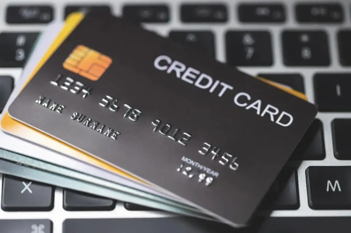 Bankalara Aidatsız Kredi Kartı Sunma Zorunluluğu Getirildi