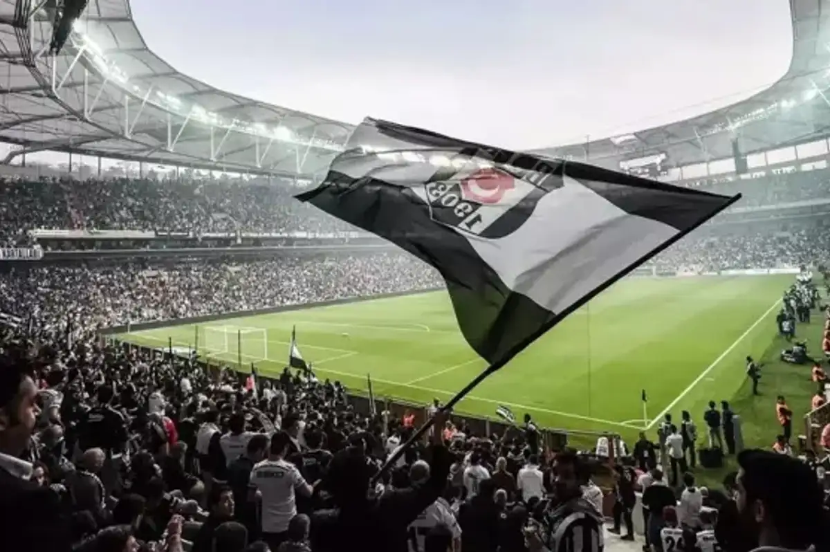 Beşiktaş Tribünlerinde 1 Dakikalık Sessizlik