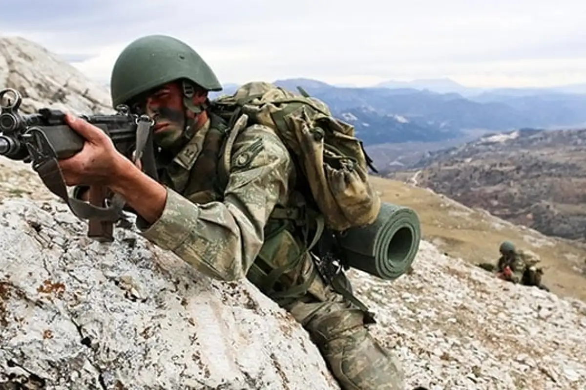 Pençe-Kilit Bölgesinde 4 PKK'lı Terörist Etkisiz Hale Getirildi
