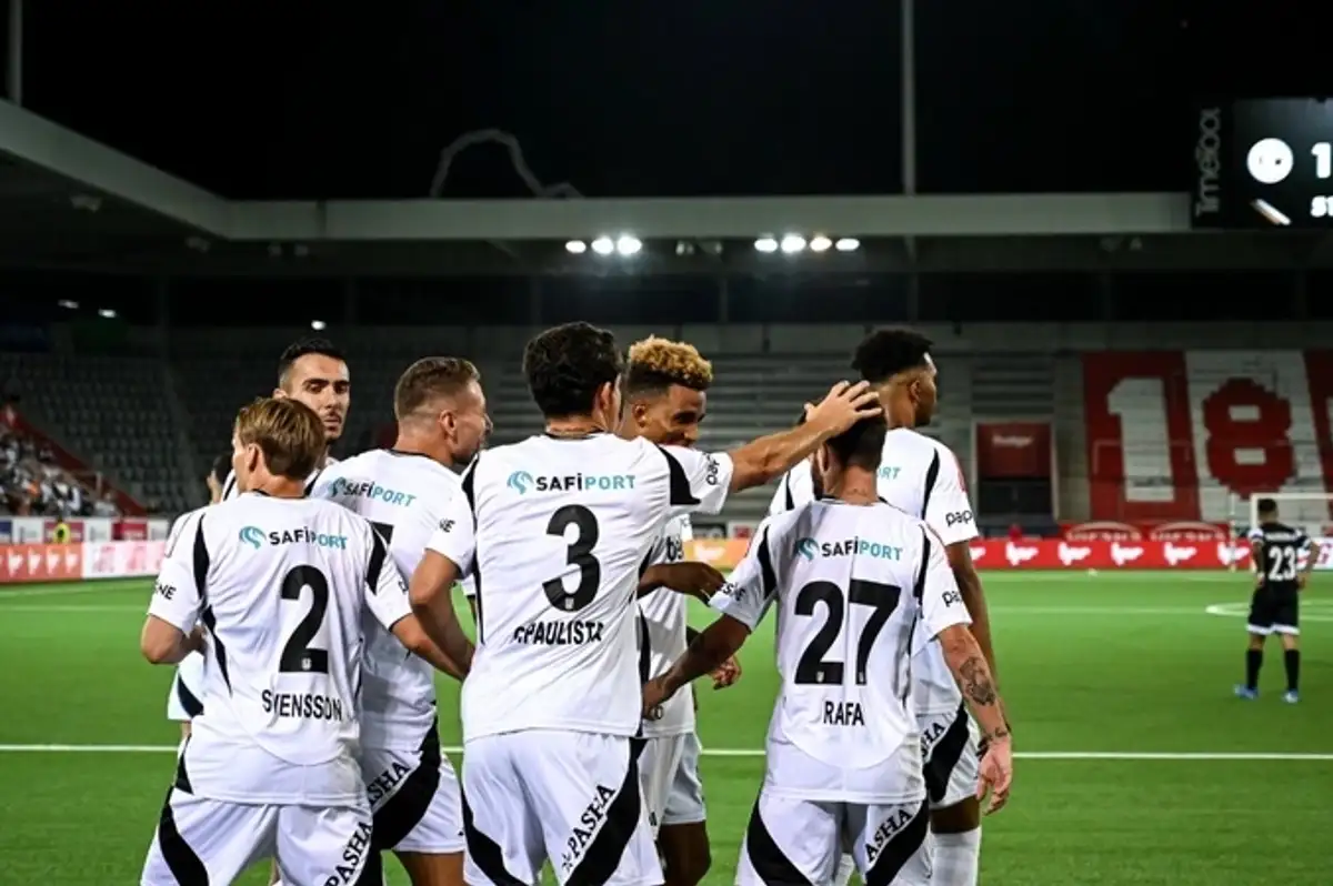 Beşiktaş'ta Onana ve Ndour ile Yollar Ayrıldı: Yeni Orta Saha Arayışı Başladı