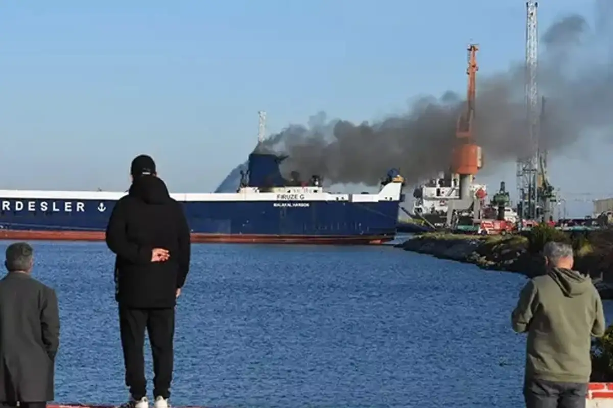 Samsun Limanı'nda Kuru Yük Gemisinde Yangın!