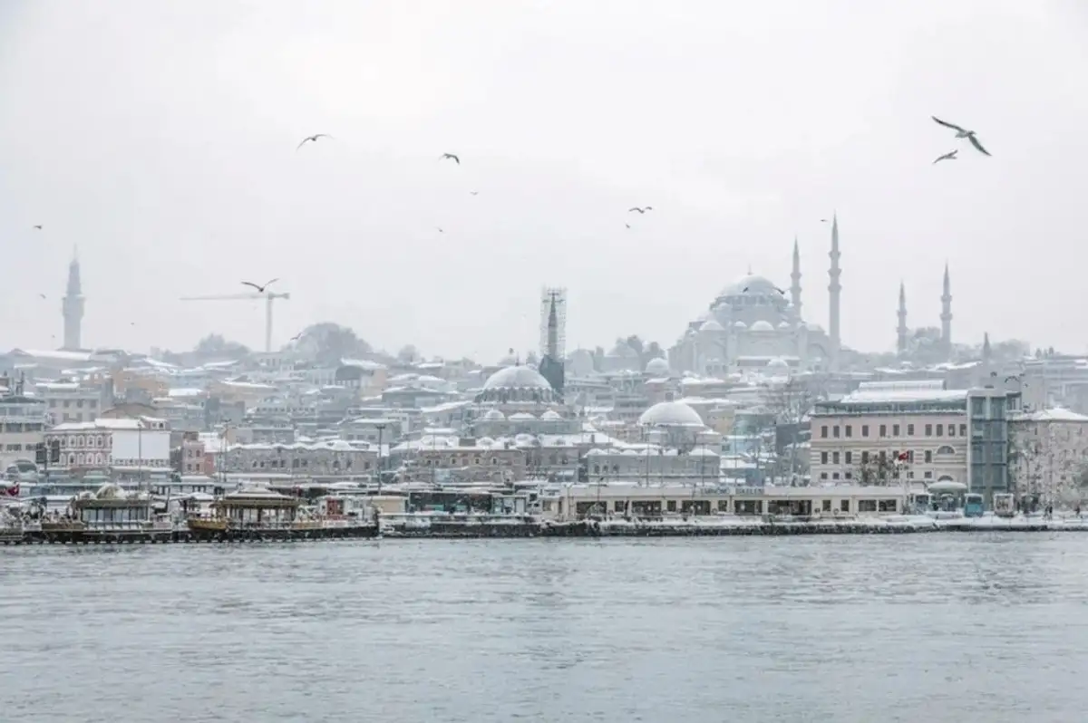 AKOM Tarih Verdi: İstanbul'a Kar Geliyor