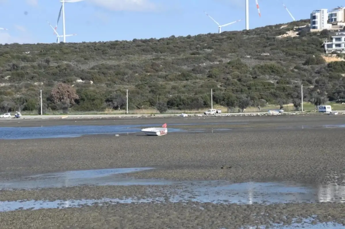 İzmir'de Deniz Çekilmesinin Depremlerle İlgisi Yok