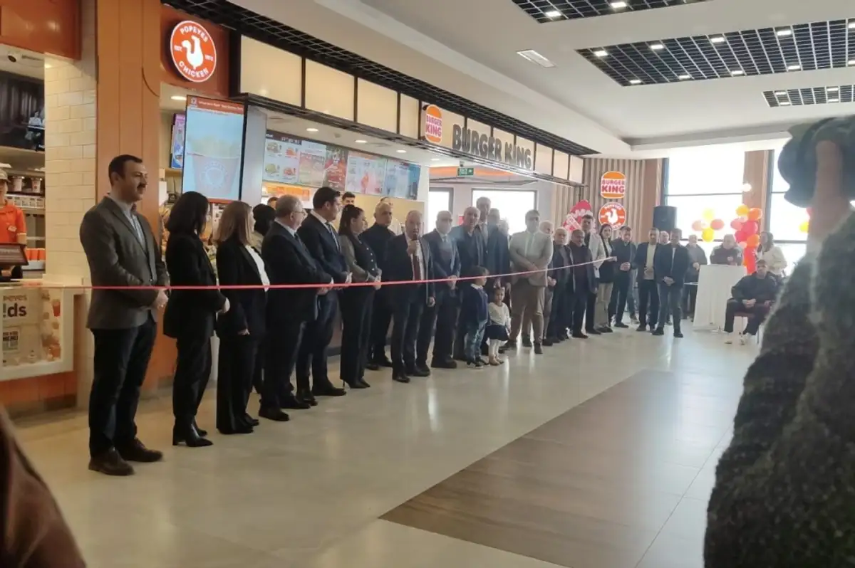AKP'lilerden Bir Burger King Şube Açılışı Daha: Boykot Kararını Tanımadılar