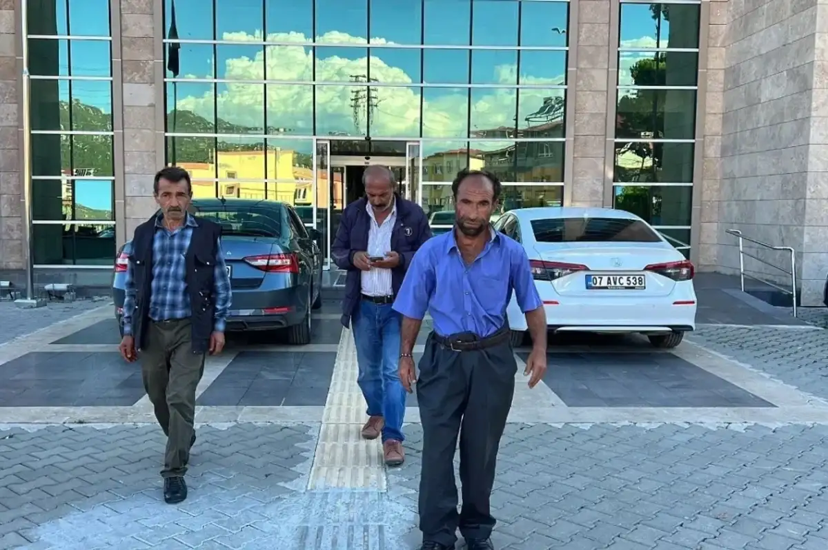 Engelli Çobanı Döven Kız Kardeşler Tahliye Edildi