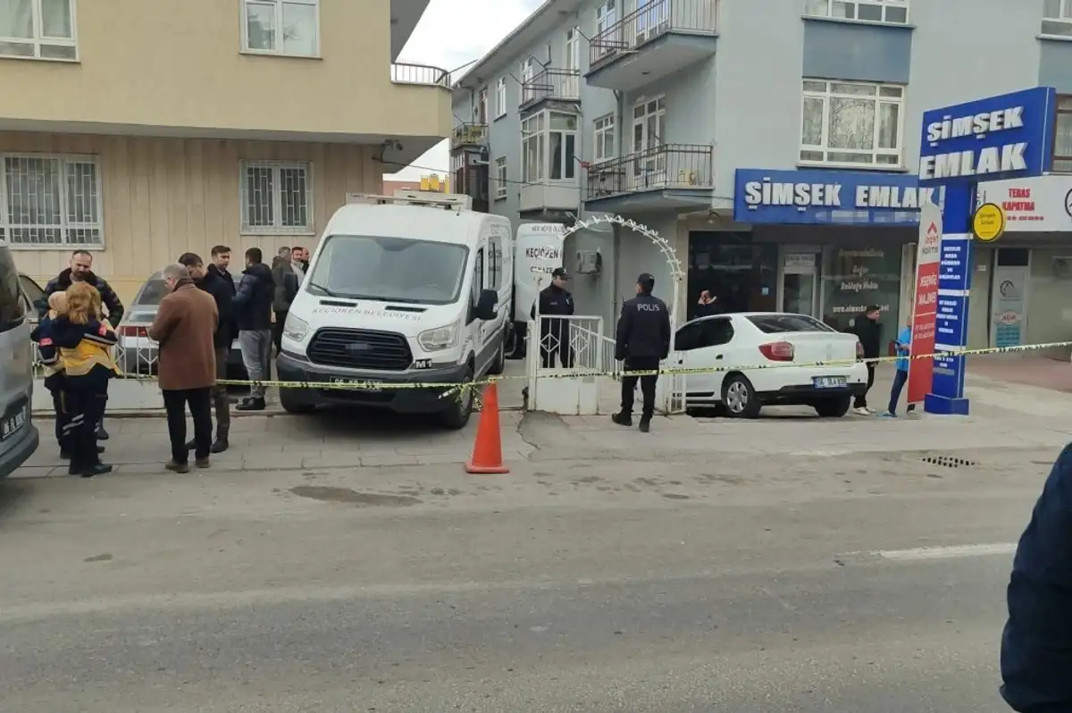 Ankara'da Cinnet Geçiren Anne Çocuklarını Bileklerini Keserek Öldürdü!