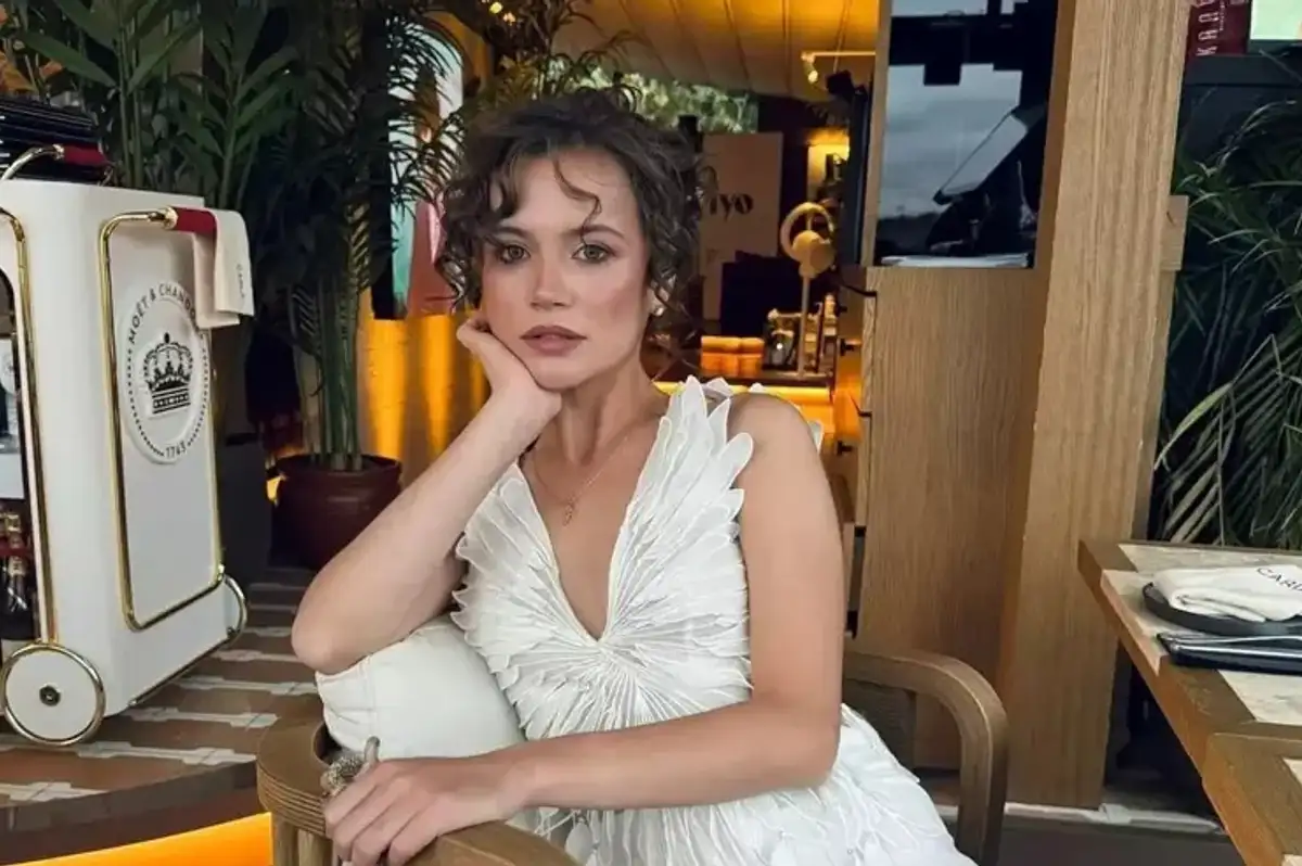 Kan Çiçekleri'nin Yıldızı Yağmur Yüksel'in Asıl Mesleği Herkesi Şaşırttı