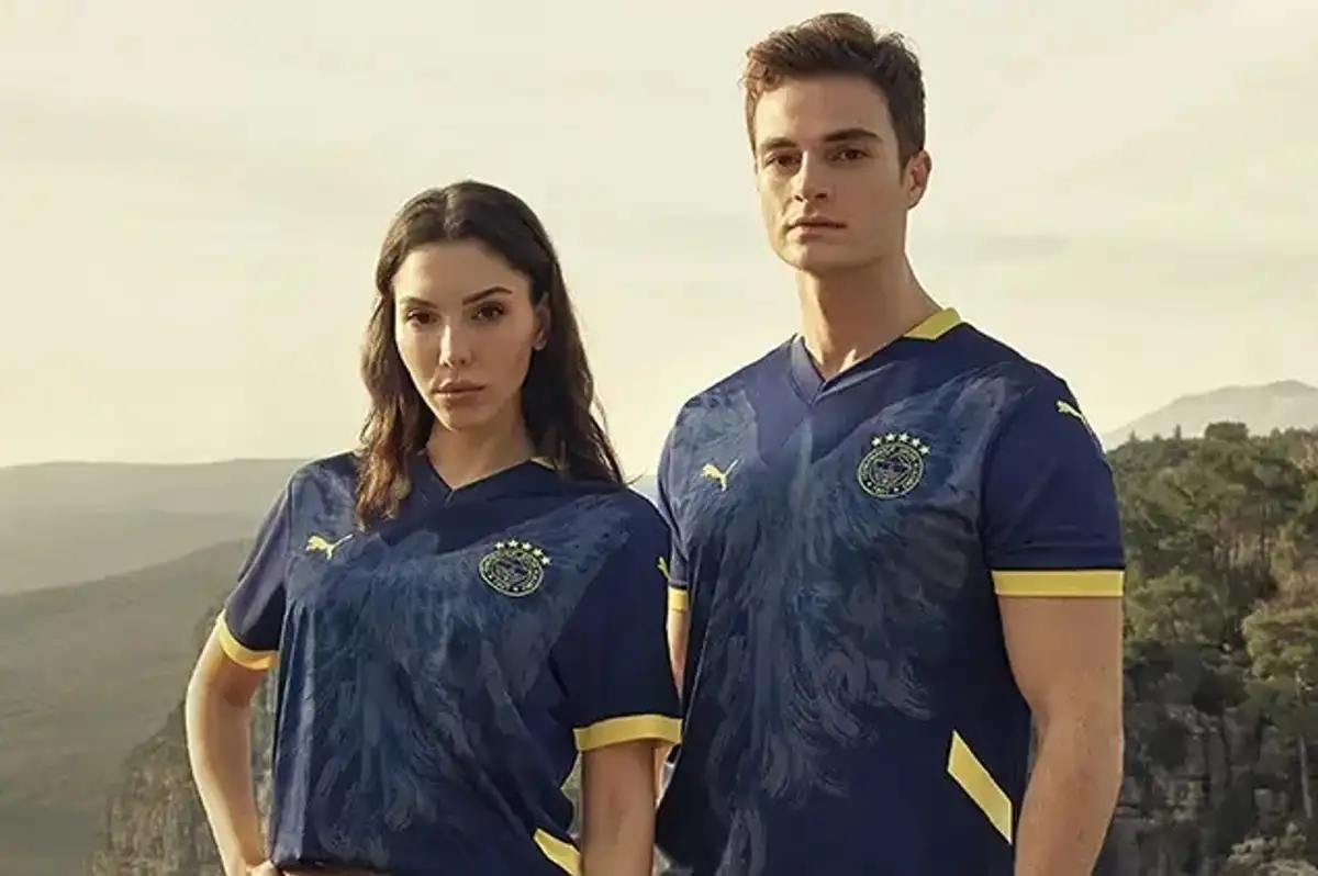 Fenerbahçe 2024-2025 Özel Formasını Tanıttı